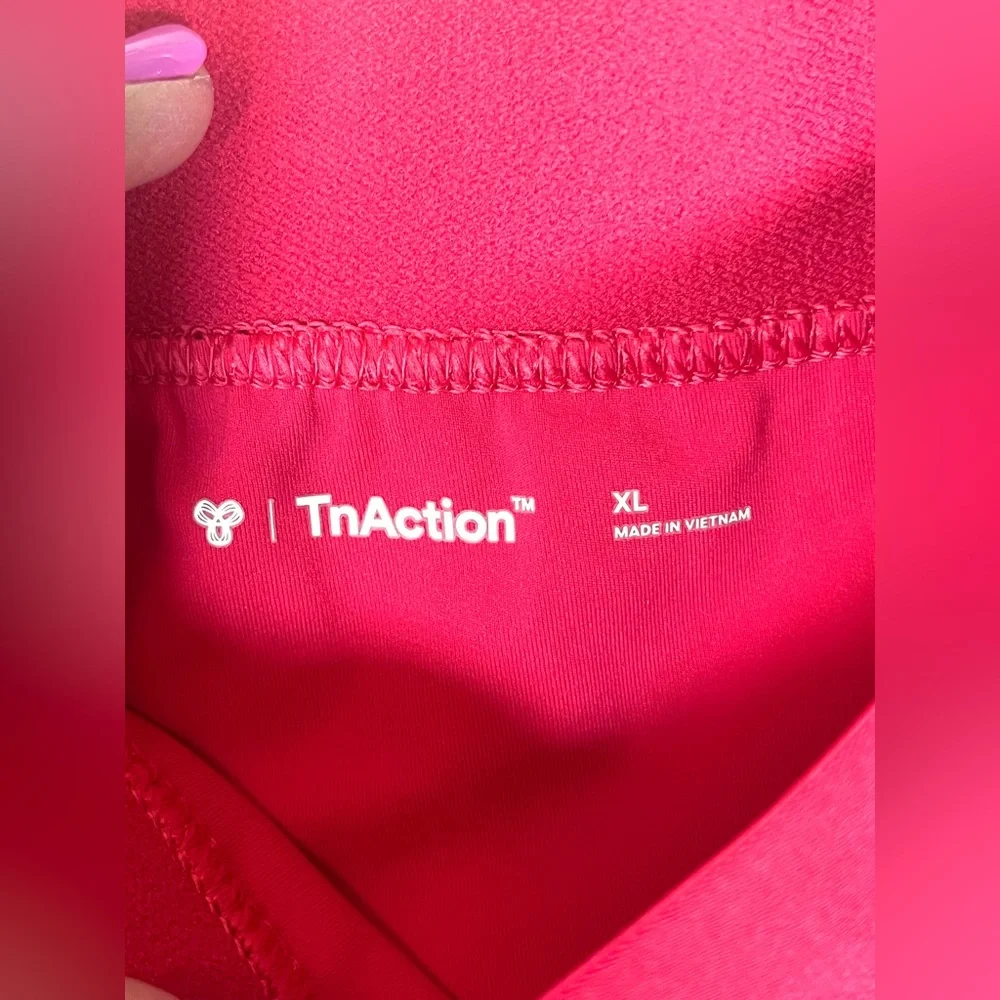 Aritizia TnAction TnaMove Tennis ProMicro pleated high rise Skirt Fuscia Size XL